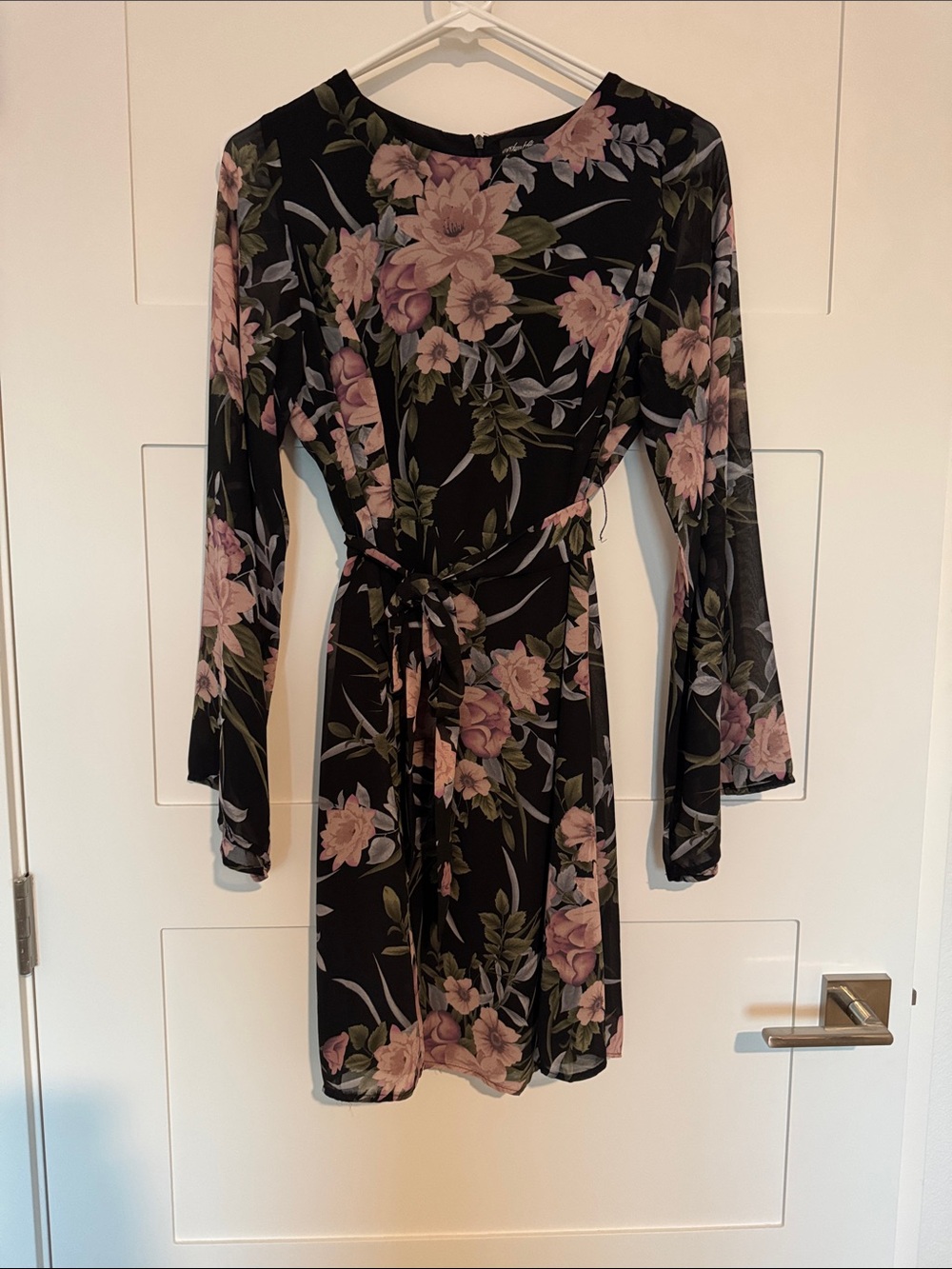 Floral Long Sleeve Tie-Waist Dress in Black and Pink